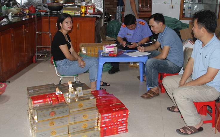 Lào Cai: Khởi tố nghi phạm buôn bán thuốc lá lậu qua đường chuyển phát nhanh