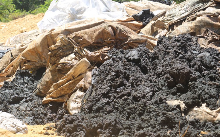 Bùn thải Formosa chôn lấp trong trang trại có xyanua vượt ngưỡng cho phép