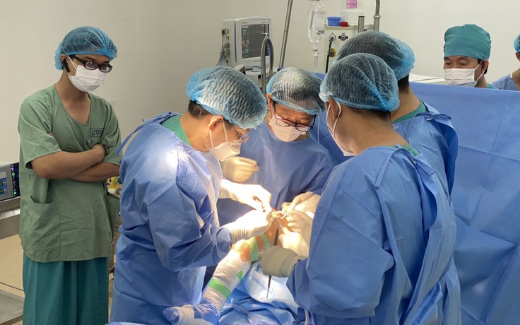 Bệnh viện ĐK Bạc Liêu lần đầu phẫu thuật thay khớp gối nhân tạo cho bệnh nhân