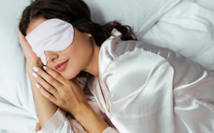 Ngày mới với tin tức sức khỏe: Phát hiện ngủ bật đèn làm tăng nguy cơ này
