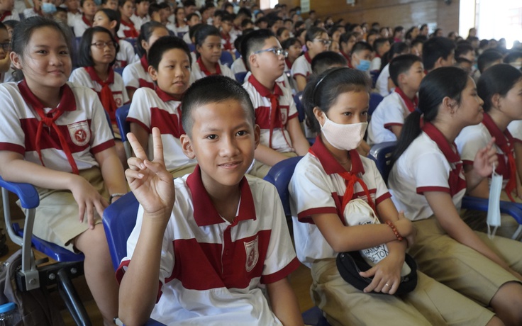 Trường CĐSP Quảng Trị lần đầu đón học sinh trong dịp khai giảng