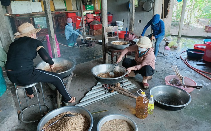Những hạt muối san sẻ nghĩa tình từ Quảng Trị gửi Sài Gòn những ngày dịch Covid-19