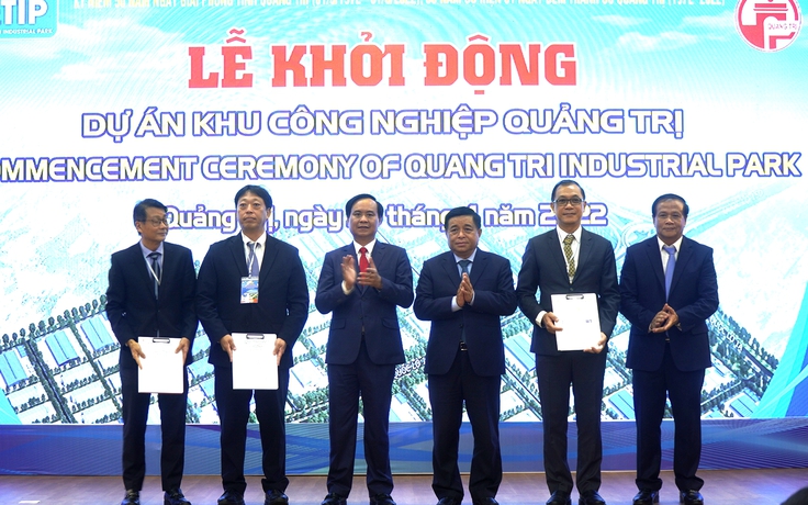 Chủ tịch nước Nguyễn Xuân Phúc dự lễ khởi động dự án Khu công nghiệp Quảng Trị
