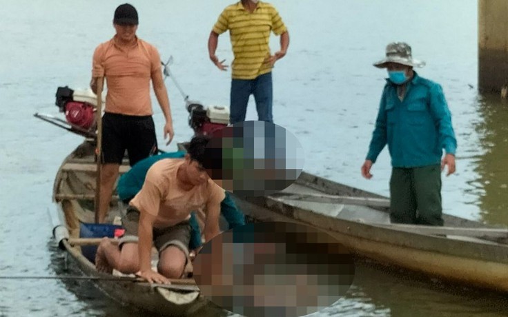 Một thanh niên bỏ xe trên cầu, nhảy xuống sông Bến Hải tử vong
