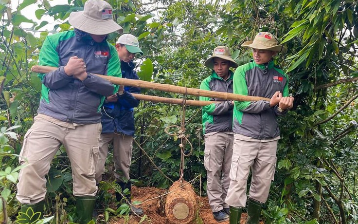 Phát hiện, di dời quả bom trên rẫy của người dân ở vùng cao Quảng Trị