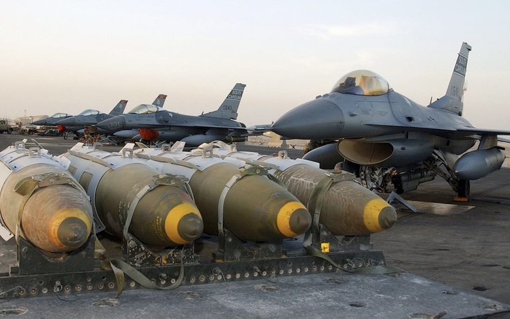 Bằng cách nào máy bay MiG, Sukhoi của Ukraine có thể mang bom JDAM của Mỹ?