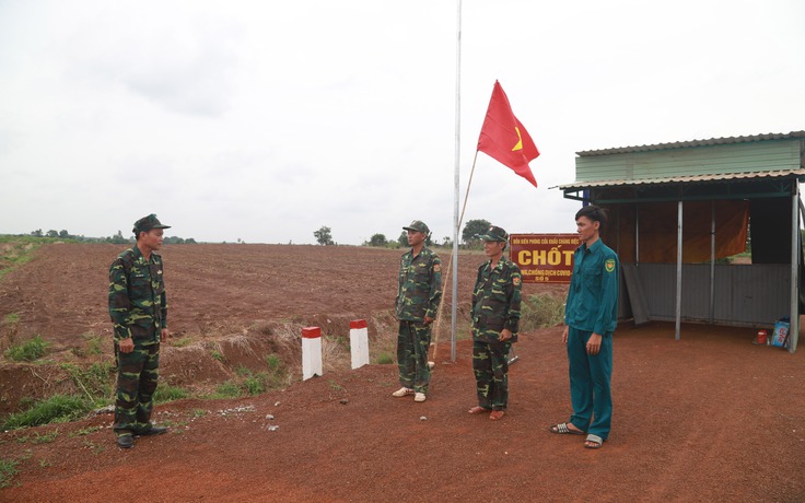 Tây Ninh đóng cửa dịch vụ không thiết yếu, rà soát người nhập cảnh trái phép