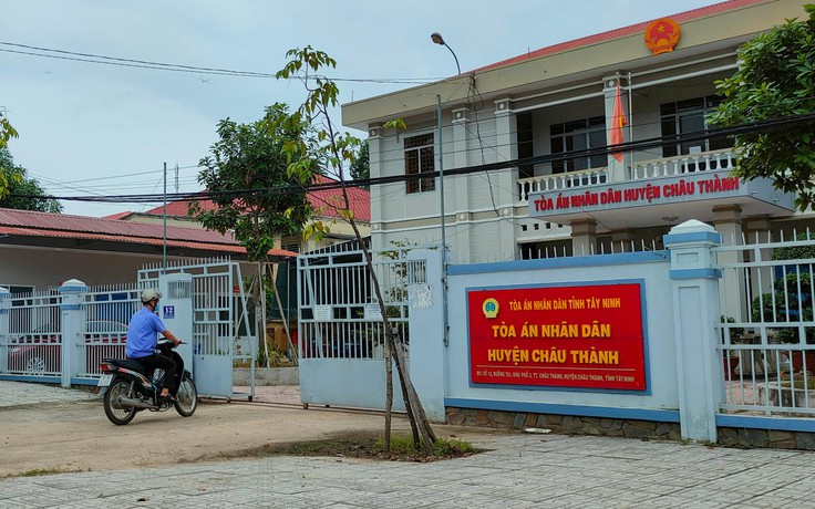 Tây Ninh: Nguyên chánh án và phó chánh án TAND H.Châu Thành lãnh án