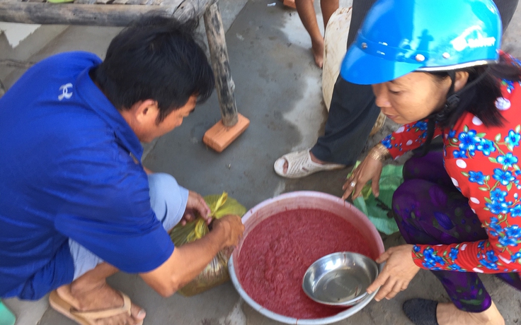 Người miền Tây kiếm cả triệu/ngày mùa Tết nhờ săn 'lộc trời'