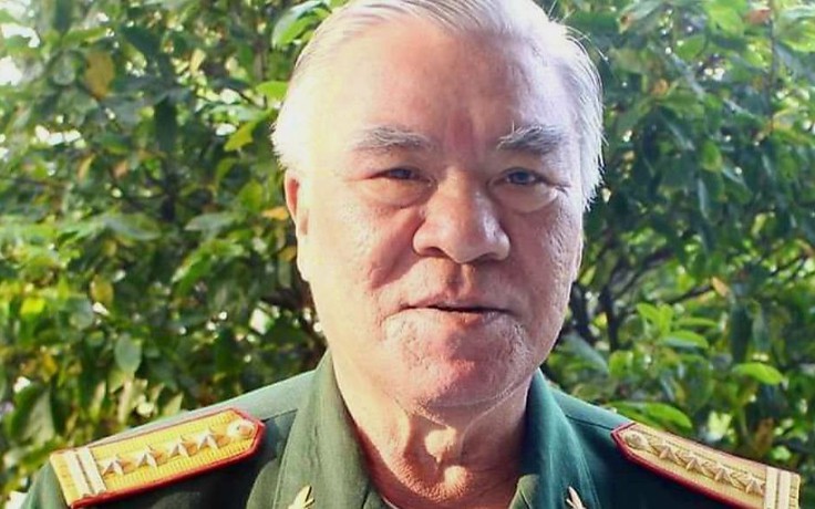 Đại tá Trần Quốc Việt nhận danh hiệu Công dân Đồng Khởi