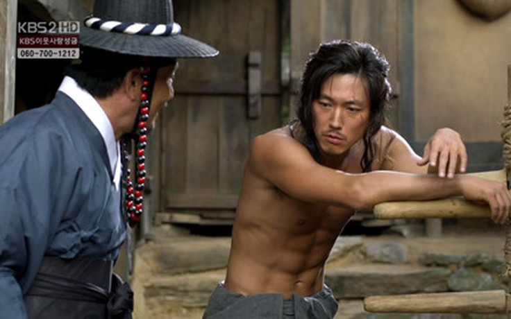 Jang Hyuk từng bị nữ đạo diễn từ chối vì quá điển trai