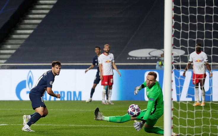 Chung kết Champions League: Bayern Munich lo lắng vì người cũ Juan Bernat