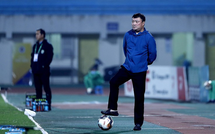 Danh hiệu HLV xuất sắc nhất V-League khó thoát khỏi tay Trương Việt Hoàng
