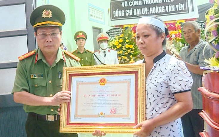 Truy tặng Huân chương bảo vệ Tổ quốc hạng 3 cho phó công an xã hy sinh khi làm nhiệm vụ