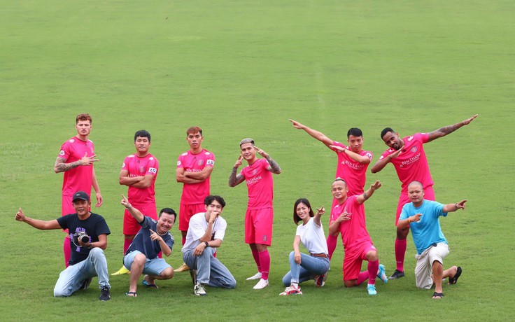 Sài Gòn FC chung tay vì cộng đồng trên nền nhạc Ghen Covy đá bay.. virus corona