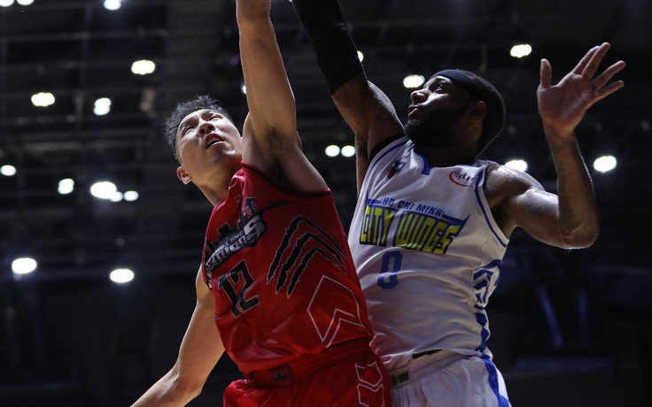 Bóng rổ VBA: Thang Long Warriors tiếp bước Sai Gòn Heat sớm vào chơi trận play-off