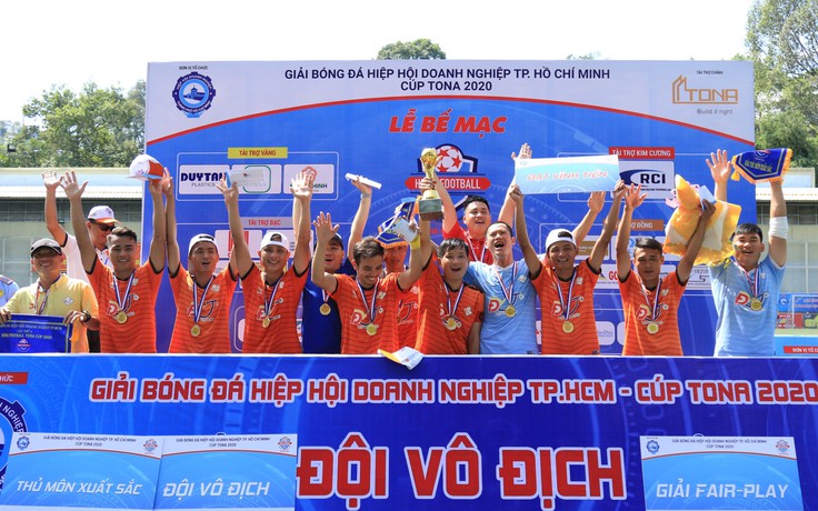 Đạt Vĩnh Tiến vô địch giải bóng đá hiệp hội doanh nghiệp TP.HCM 2020