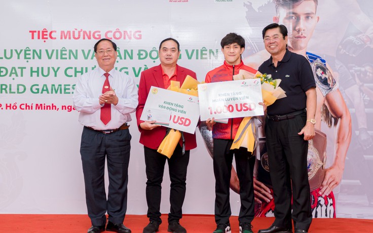 Thầy trò Nguyễn Trần Duy Nhất nhận thưởng xứng đáng sau chiếc huy chương vàng World Games