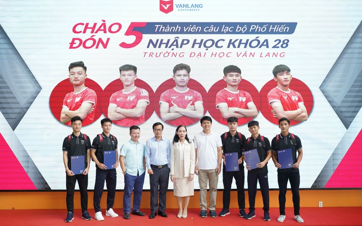 Các tuyển thủ U.20 vào Đại học Văn Lang với học bổng hơn 1,7 tỉ đồng