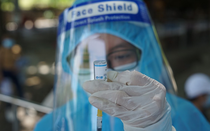 Khánh Hòa: Ngày đầu tiêm 200.000 liều vắc xin Vero Cell cho người dân
