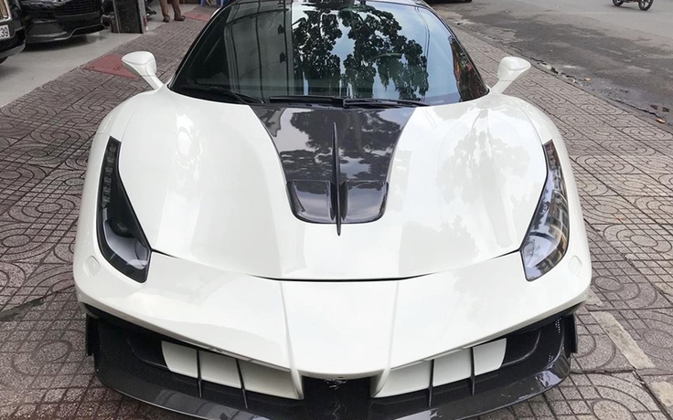 Tay chơi Việt độ siêu xe Ferrari 488 GTB cực ngầu