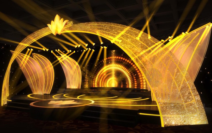 Sân khấu ngập tràn sắc vàng của Hoa hậu Doanh nhân Việt Nam 2021