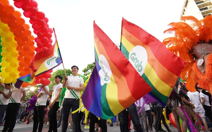 Lễ hội ủng hộ cộng đồng LGBT: Sôi động và rực rỡ sắc màu