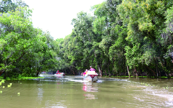 'Phượt' trên cung đường xanh