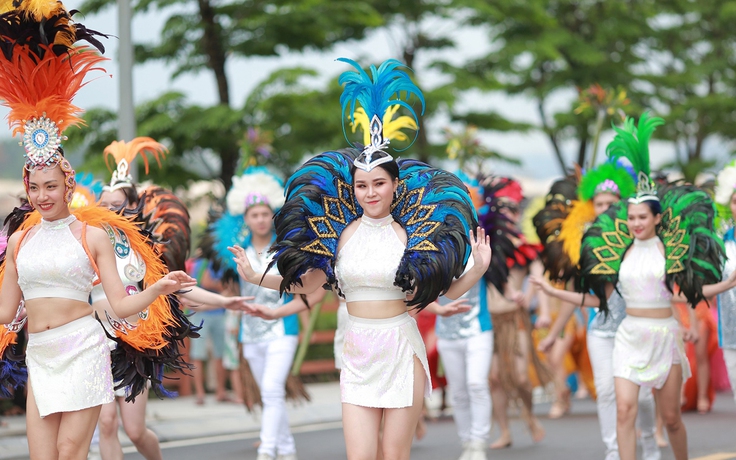 Vũ điệu đường phố nóng bỏng khuấy động Carnaval Hạ Long 2019