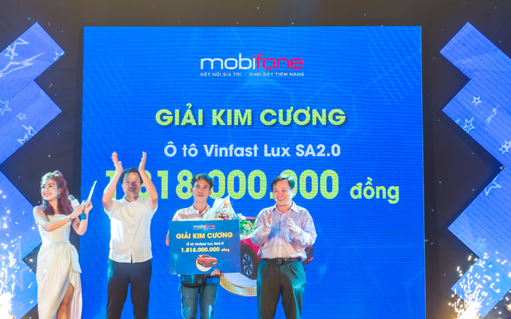 MobiFone trao thưởng xe hơi cho khách hàng trúng giải ‘Nạp tiền ngay - Trúng xe hay’