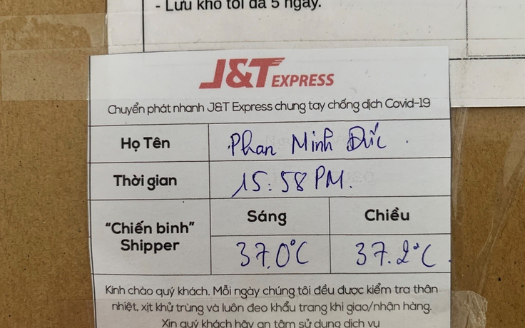 Giao hàng thời Corona: J&T Express gắn ‘Thẻ bưu kiện an tâm’ trên từng bưu phẩm