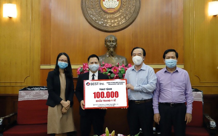 BEST Inc. trao tặng 100.000 khẩu trang y tế cho Ủy ban Trung ương MTTQ Việt Nam