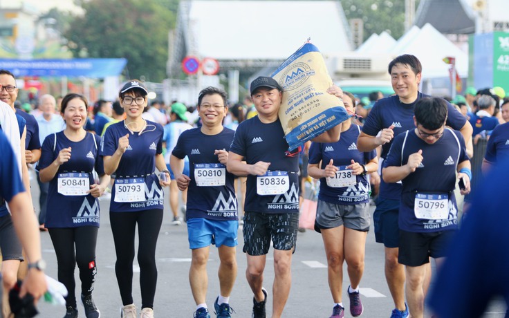 Xi măng Nghi Sơn tham gia giải VnExpress Marathon Nha Trang 2022