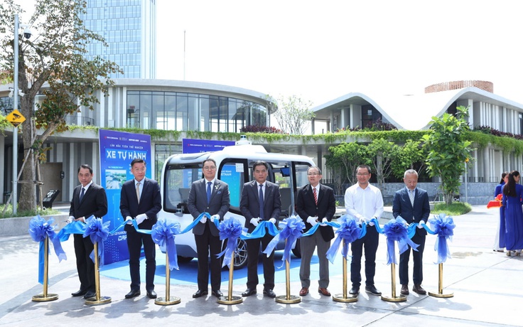 Ra mắt xe tự hành đầu tiên của Việt Nam tại Thành phố mới Bình Dương