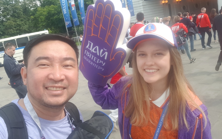 Nhật ký World Cup 2018: 'High Five'- Hãy xòe bàn tay ra chạm nhau nào