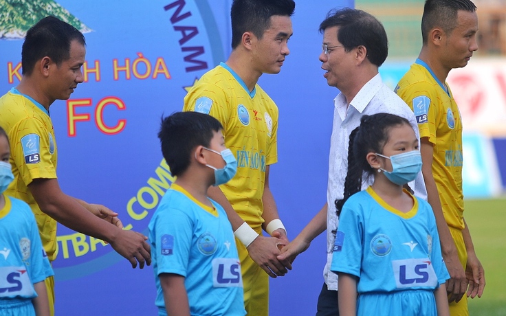 Chủ tịch tỉnh Khánh Hòa quyết cứu đội bóng khi Sanna rút tài trợ