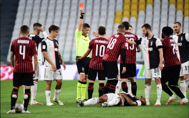 Trọng tài tai tiếng bất ngờ biến mất trước thềm trận AC Milan - Juventus