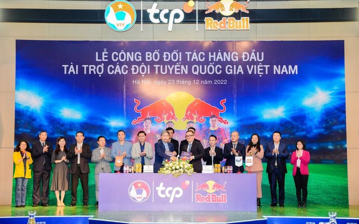 Nhãn hàng khủng Red Bull của TCP Việt Nam tài trợ các đội tuyển Việt Nam