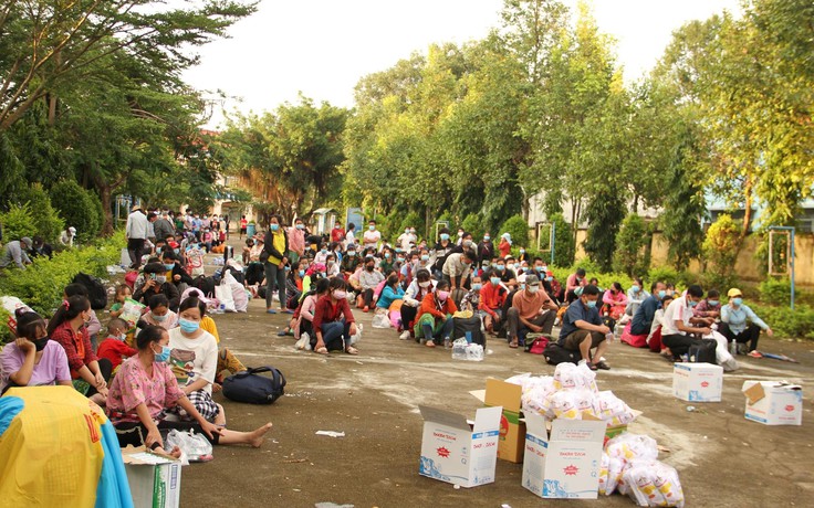 Đắk Lắk hỗ trợ đưa rước hàng ngàn người dân đi bộ về quê tránh dịch