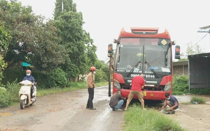 Đắk Lắk: Hy hữu thiếu niên 16 tuổi lái xe khách giường nằm giữa phố