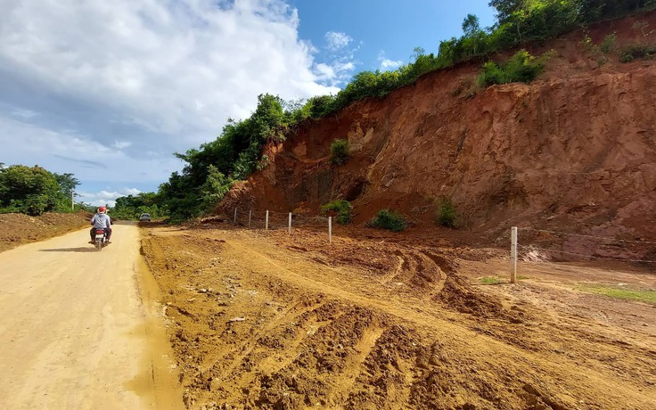 Đắk Lắk: UBND H.Lắk tự ý cho doanh nghiệp khai thác đất miễn phí sai thẩm quyền