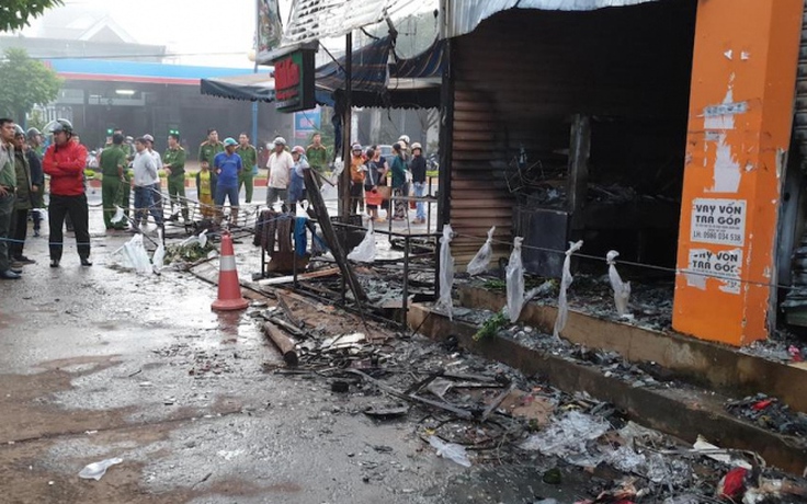 Sau tiếng nổ lớn, cửa hàng hoa bốc cháy, hai cô gái trẻ tử vong