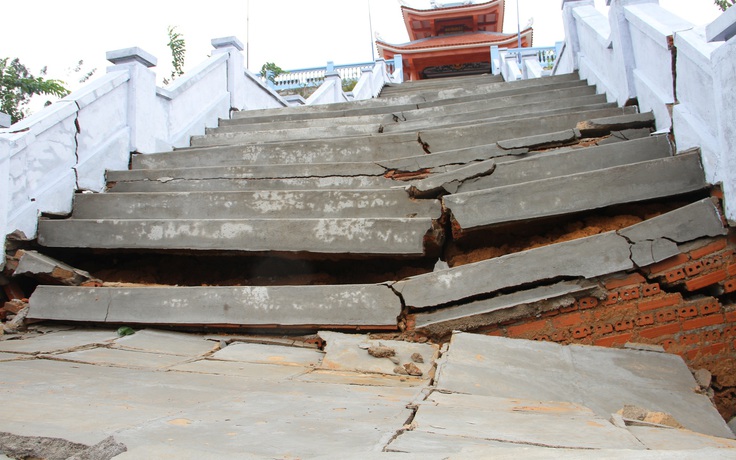 Đắk Lắk: Đài tưởng niệm liệt sĩ trên đèo hư hỏng nặng sau đợt mưa lớn