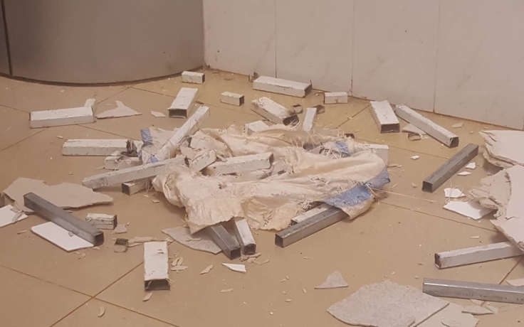 Đắk Lắk: Bệnh viện ngàn tỉ gặp sự cố, trần thạch cao và sắt rơi xuống đất