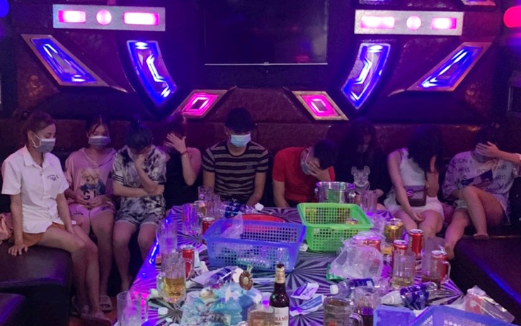Vĩnh Phúc: Phát hiện 11 khách dương tính ma túy trong quán karaoke giữa mùa dịch