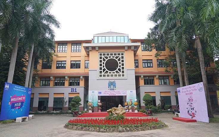 ĐH Quốc gia Hà Nội thành lập Trường Quốc tế, Trường Quản trị và kinh doanh