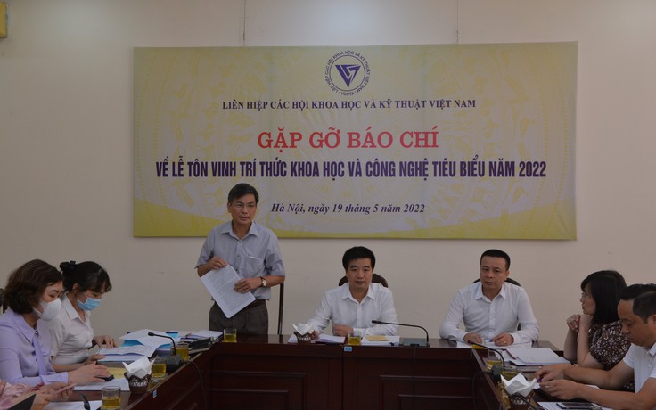 Vinh danh trí thức khoa học công nghệ 2022: trẻ nhất 41 tuổi, già nhất 93 tuổi