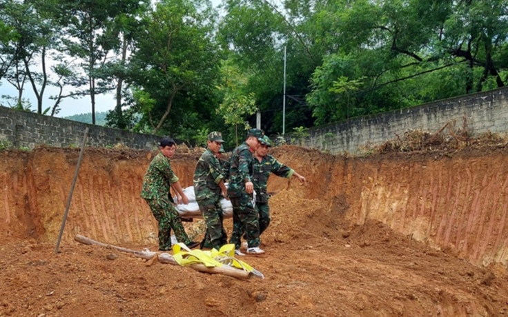 Di dời an toàn quả bom dưới nền nhà dân ở Vĩnh Phúc