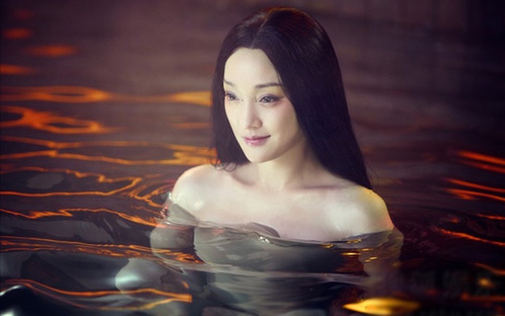 Người đẹp khởi nghiệp bằng cảnh nóng: Hình ảnh khiêu gợi ở tuổi 19 của Châu Tấn 20 năm vẫn gây sốt