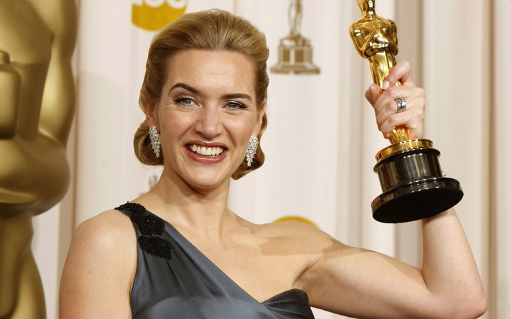 Kate Winslet vào vai nữ phóng viên từng tắm trong nhà Hitler